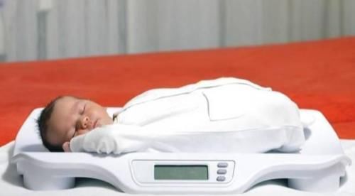 标准|小孩子每个月增重多少才算是正常范围，符合这个标准，宝妈就放心