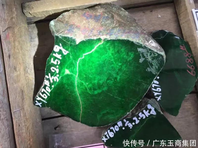 缅甸遍地是翡翠?原石随便捡?真实竟是这样!