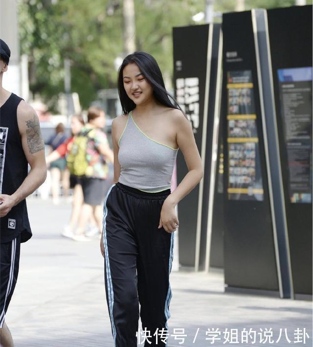 完胜|时尚穿搭打底裤，性感吸睛很显身材优势，艳压完胜