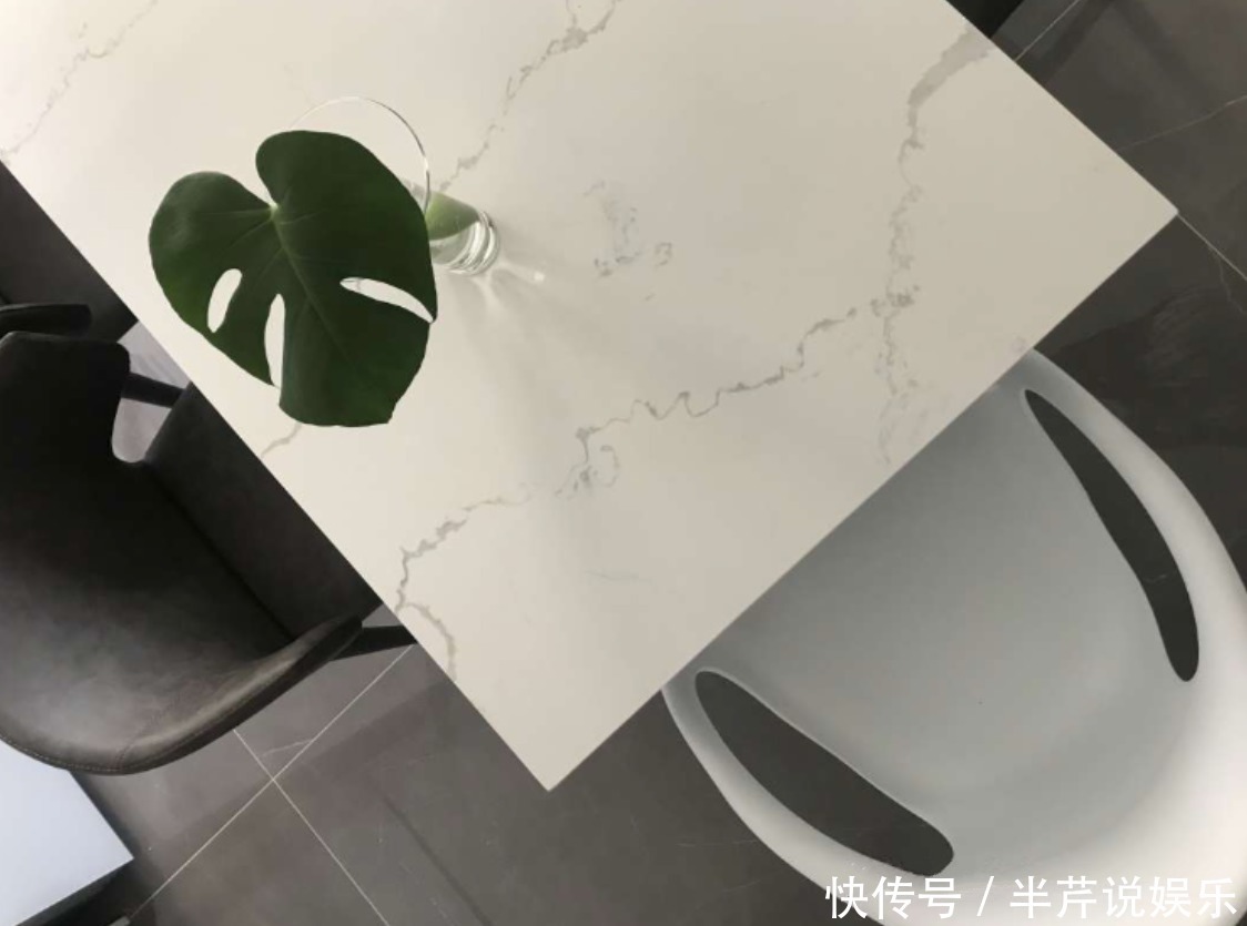 场面|传统装修不高级试一试极简风格设计,收纳藏而不露,场面大气