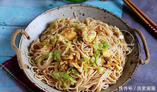 面条别总煮着吃了，试试这做法，营养一锅省事，天热我家经常做！