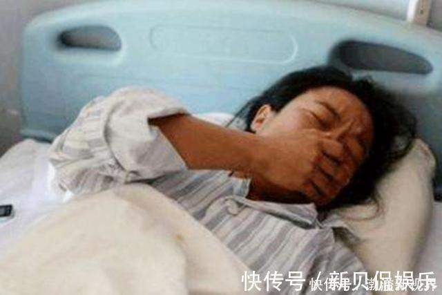 宝宝|宝宝出生就冲着妈妈笑，却被医生一巴掌打哭，婆婆得知后连忙道谢