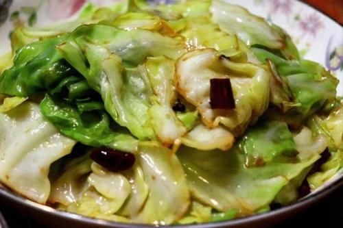 好吃|炒包菜，不要直接下锅炒，要想和饭店的一样好吃，就得多加1步