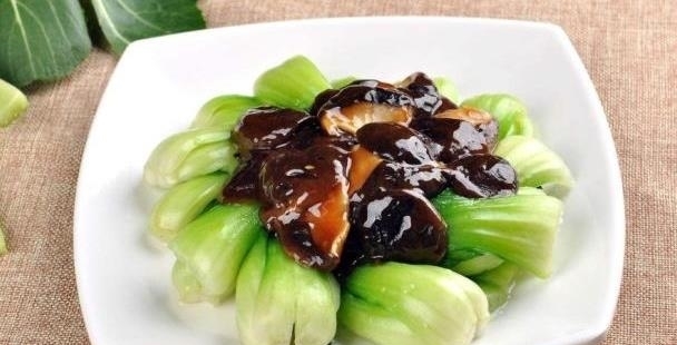 干香菇和鲜香菇究竟有何区别?听听专家怎么说,别再被商贩误导!