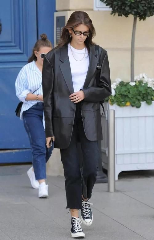 冬春换季，这4双鞋值得入手！万能百搭又时髦，女明星都争着穿