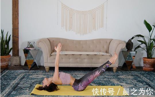 双臂|巴西健身博主艾拉萨妮,靠身材和穿搭走红,健身两年比例特别好