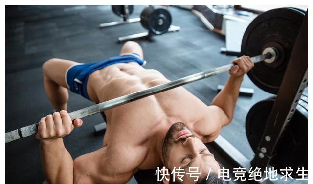 肌肉|肩部和腿部肌肉薄弱,分享1套每周4练计划,让全身肌肉更协调