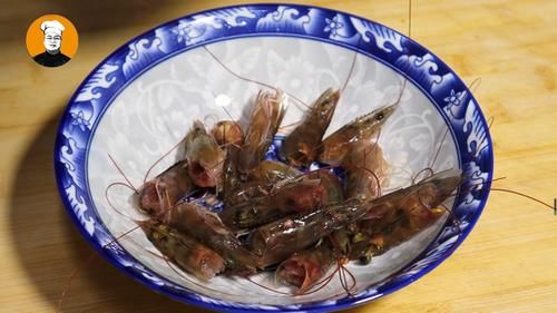 做大虾时，不要直接加水煮，教你正确吃法，虾肉鲜嫩入味超解馋