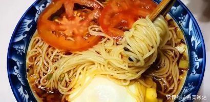 面条认真做,1周吃5次孩子都吃不够,8分钟就上桌,比牛肉面香