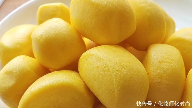 不用|半个南瓜,一碗牛奶,不用发面,奶香浓郁,松软香甜,孩子抢着吃