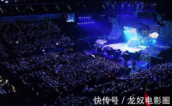 鳥巢|最可憐的演唱會!8萬的鳥巢只來了25人,邊唱歌邊收凳子,尷尬