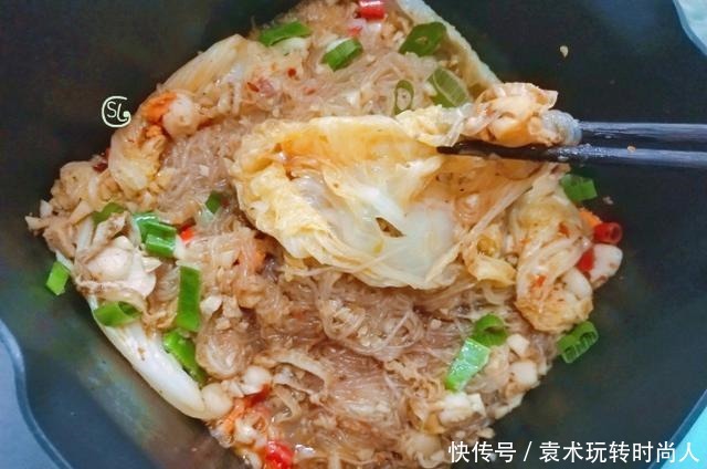  天冷，扇贝粉丝我喜欢这样做，麻辣鲜香，解馋下饭，吃着太过瘾了