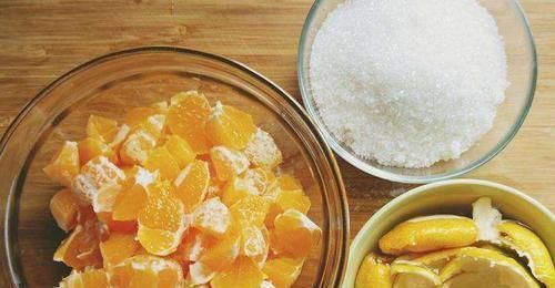 把橘子皮泡在食盐中,或许也能帮你解决这些尴尬,了解下