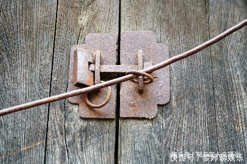 500多年古前院上有石壁,6旬大哥说价格合适就卖,比遭人惦记强