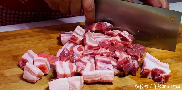 用水|冰箱拿出的冻肉,最忌直接用水冲,教你一妙招,吃着和鲜肉一样香