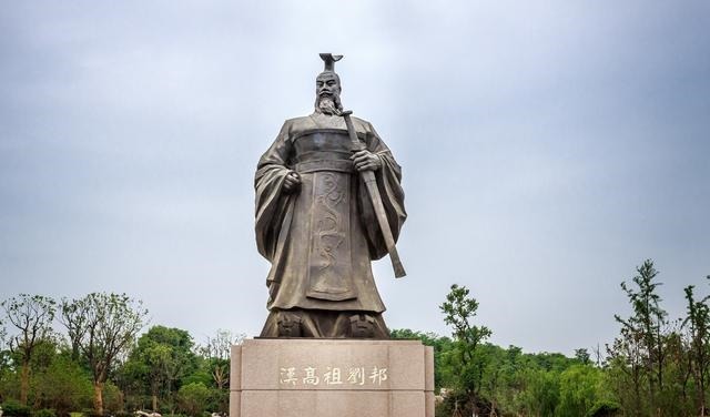 丁公|刘邦杀了放过自己的丁公,封了背叛自己的雍齿,反常背后是什么