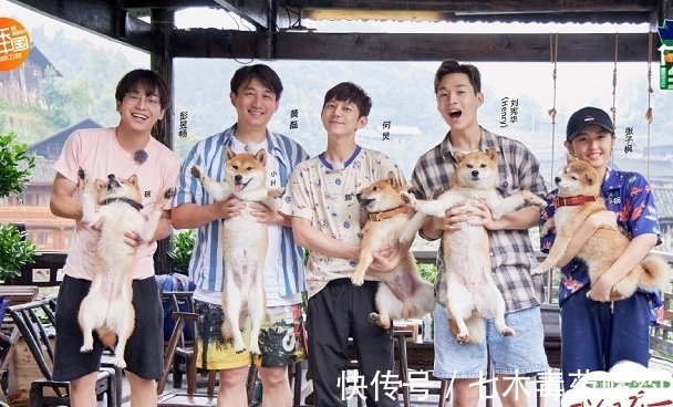 原班人马|《向往4》海报正式官宣，原班人马回归，飞行嘉宾阵容太强大