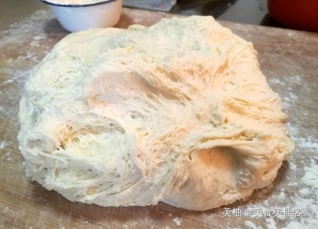 蒸馒头时，很多人缺了一个步骤，难怪蒸出的馒头不松软