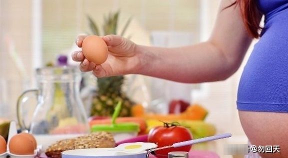 大脑|女性有了身孕,这3类食物尽量少吃,可能会影响宝宝大脑发育!