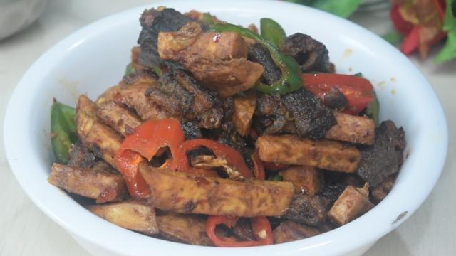 香芋焖黄鳝最好吃的做法,简单美味又下饭,看看你喜欢吃不