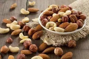 胃痛后千万别再吃这5种食物啦！否则病情会加重~