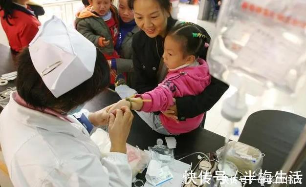 奥斯卡|1岁宝宝接种疫苗组图火了,医生打针时于心不忍:欠你一个奥斯卡