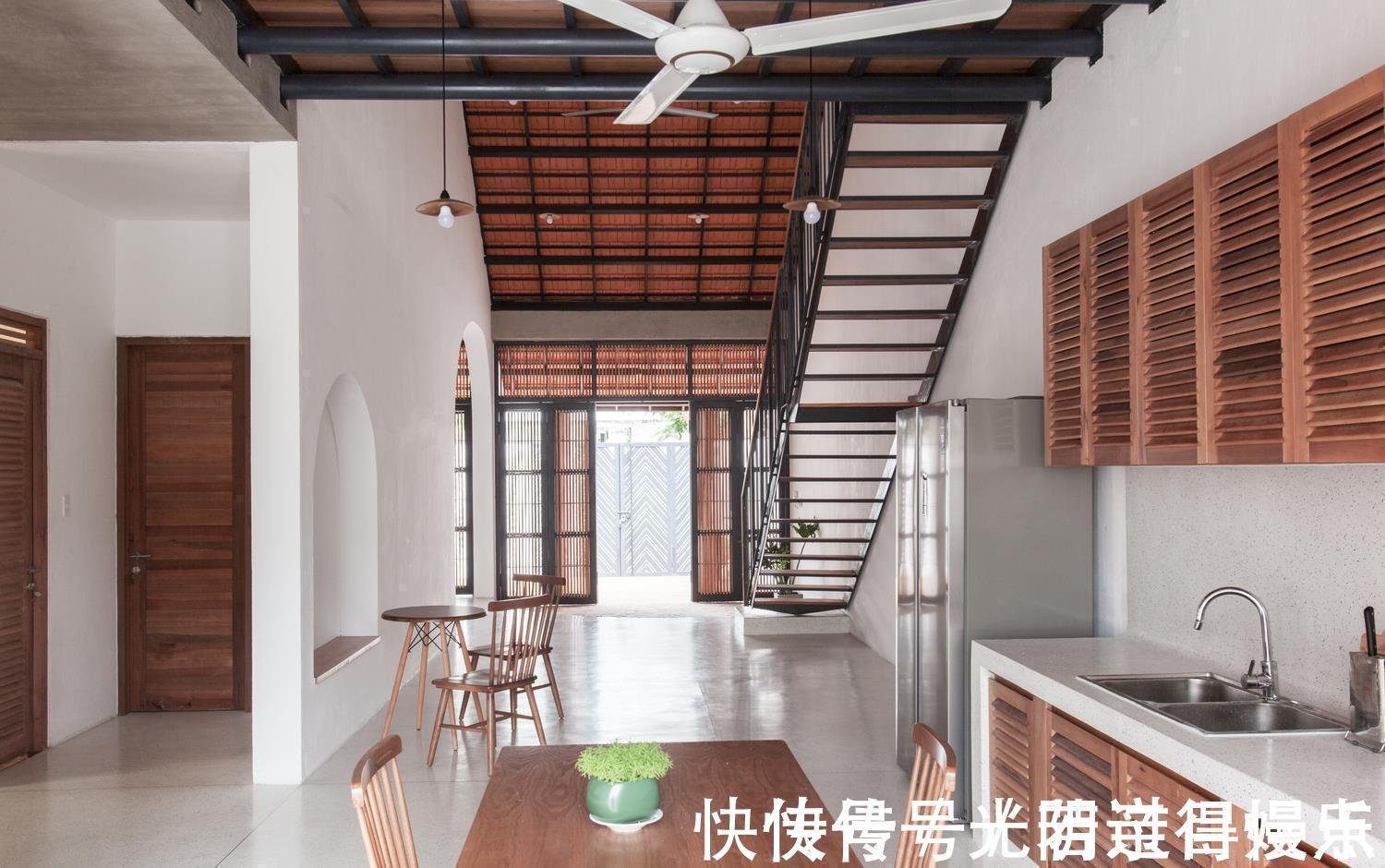 玄关|越南农村自建房,外观看似普普通通,内部装修极度舒适,值得借鉴