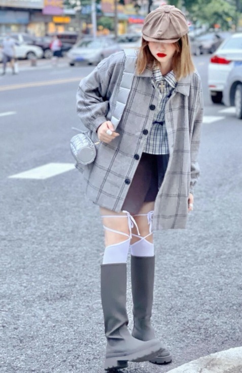 皮革|微胖身材怎么选鞋子?建议学潮人这样穿“长筒靴”,巨显瘦遮肉!