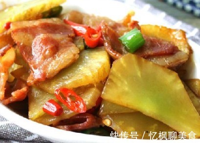 维生素孩子要补钙，别总吃钙片，多给孩子吃的两个菜，个头拔尖抵抗力好