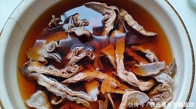 干辣椒|这菜儿子隔三差五喊我做,泡好加排骨炖一锅,连吃两碗饭,老香了