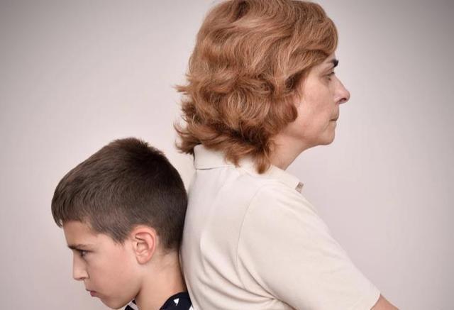 父母|这六种有过度控制欲的父母,正在悄悄摧毁自己的孩子!