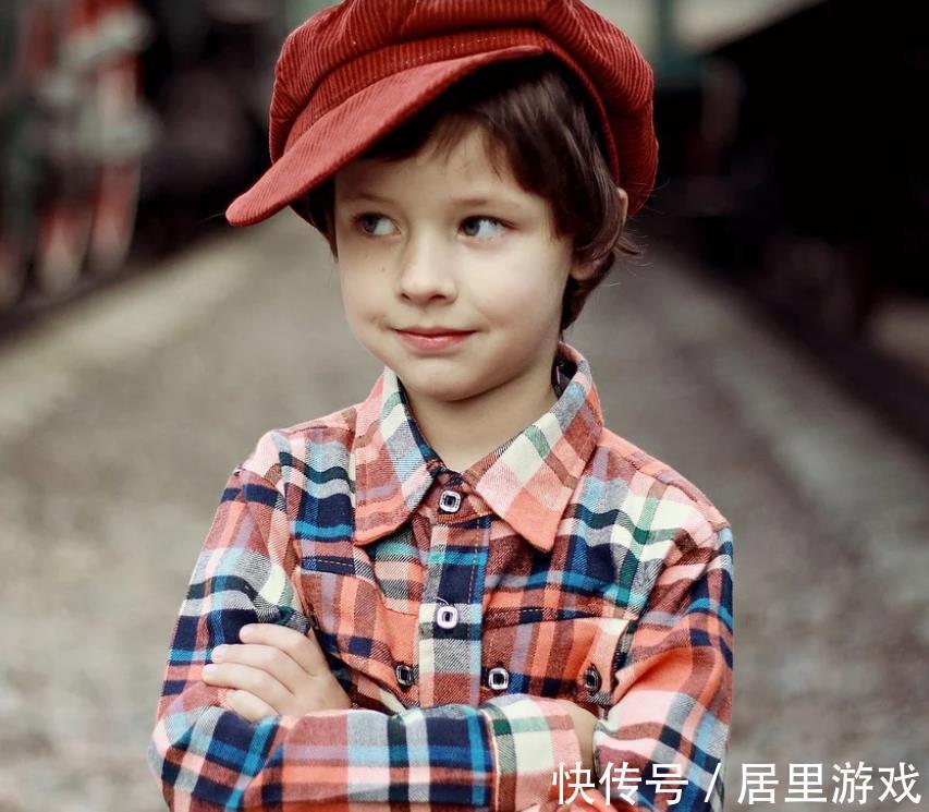 特征|“假聪明”的孩子从小就有特征，看似未来有出息，实则多半很普通