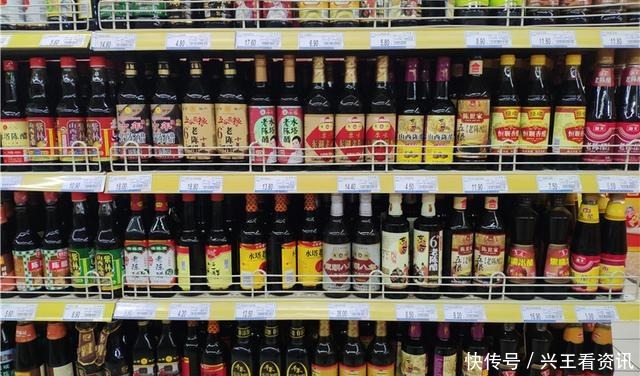 不管什麼牌子的醋,認準瓶身上這行字,才是釀造醋,千萬別買錯