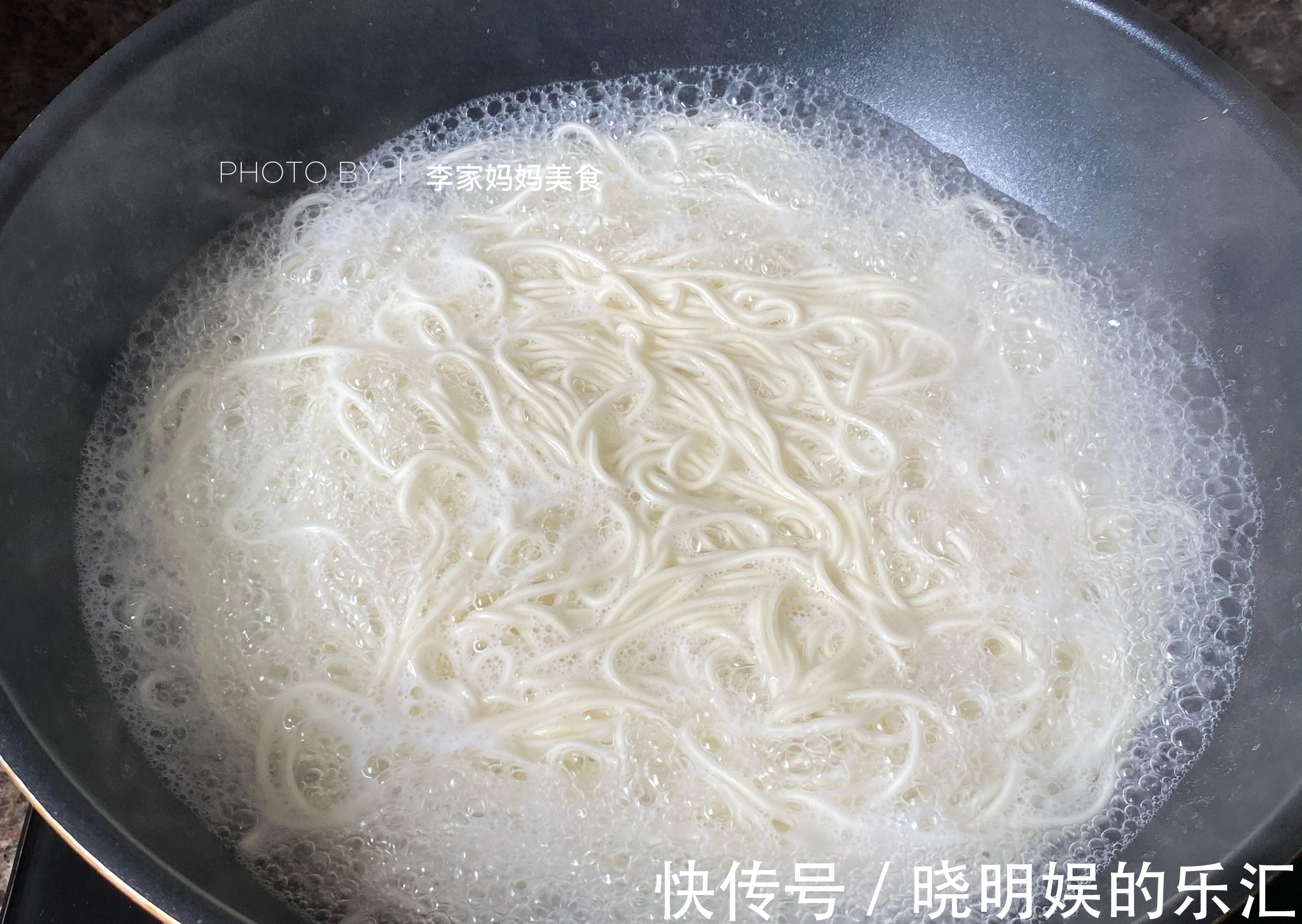 面条|晒一晒我的减脂餐，营养简单，低卡高蛋白，同事：难怪体重不过百