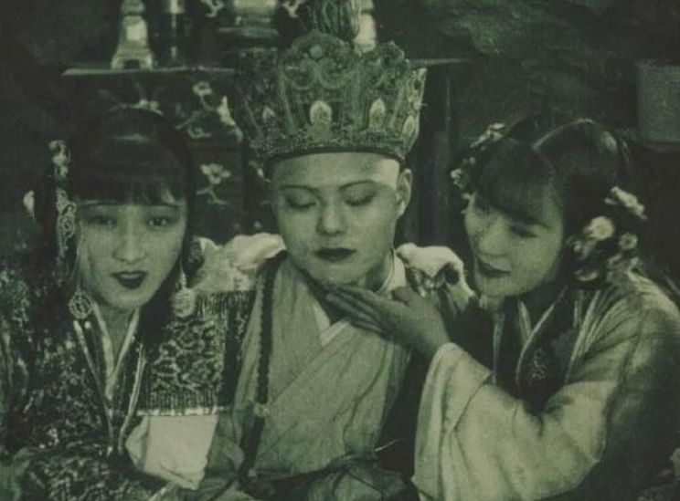 难怪|难怪“民国”版西游记被禁播,看蜘蛛精的裙子后,观众不能接受