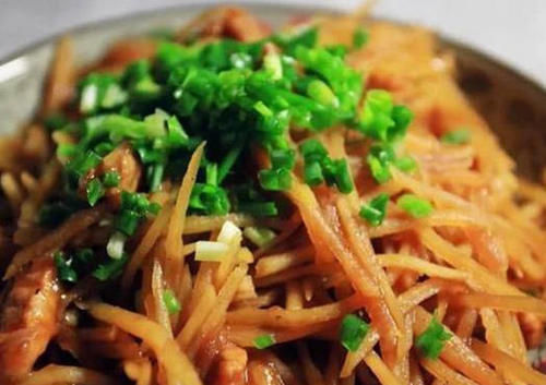  紫菜|美食严选：土豆丝炒肉，紫菜豆腐煎，可乐鸡翅，小炒杏鲍菇的做法