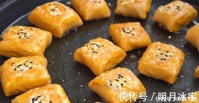 老左|秋天多吃红薯，加一张手抓饼，简单一做，又香又酥脆，比烤的好吃