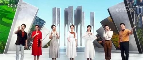 夜上海|春妮:成央视常客,CCTV-3《幸福账单》节目中又是主持又是秀唱功