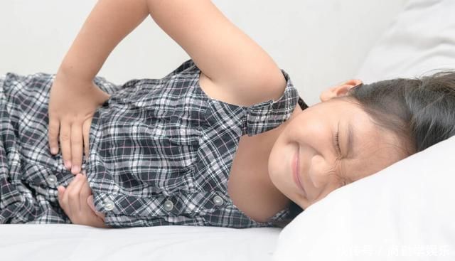 忠告“死死看住”孩子的嘴，3类食物要少吃，易积食、不长高