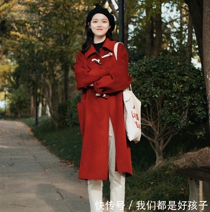 猫姐 最近火了一种穿搭叫:大衣+直筒裤,过年回家这么穿,高级显气质