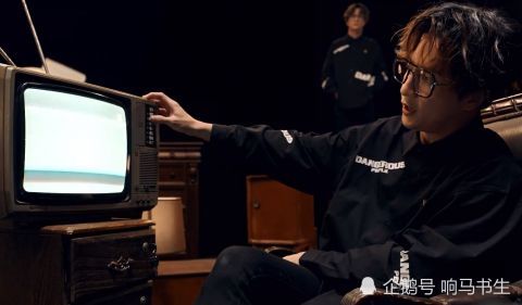 燈光|十個(gè)薛之謙，抒發(fā)15年的感慨：當(dāng)燈光打在身上，哪有理由不去聲嘶力竭