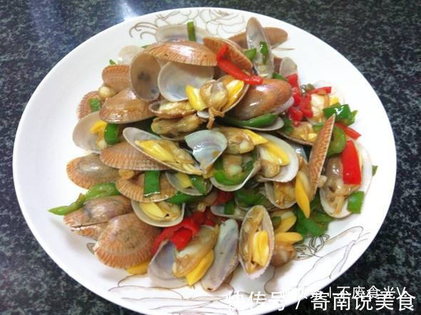 炒花甲时别着急先焯水,多加一步“它”,肉质鲜美,没有泥沙!