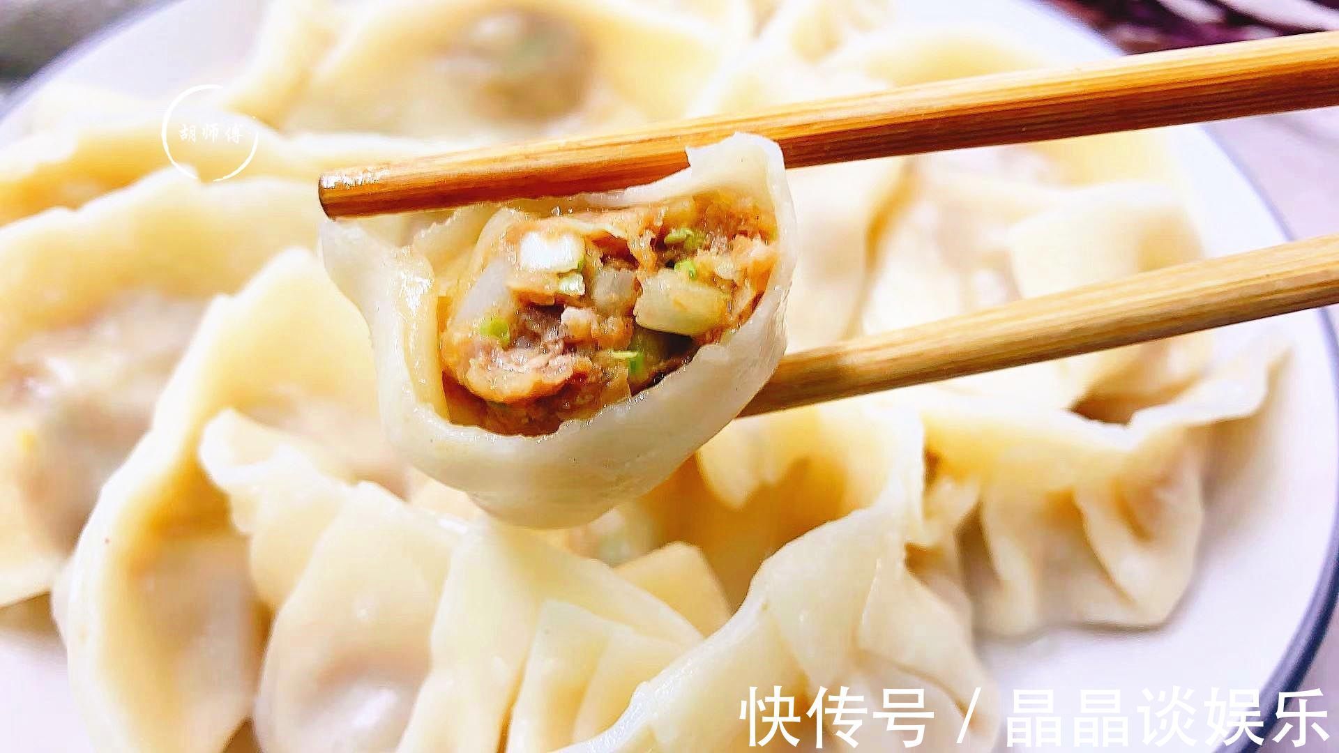 拌白菜肉馅时,最忌用盐杀白菜!学会饭店的做法,猪肉鲜香白菜嫩