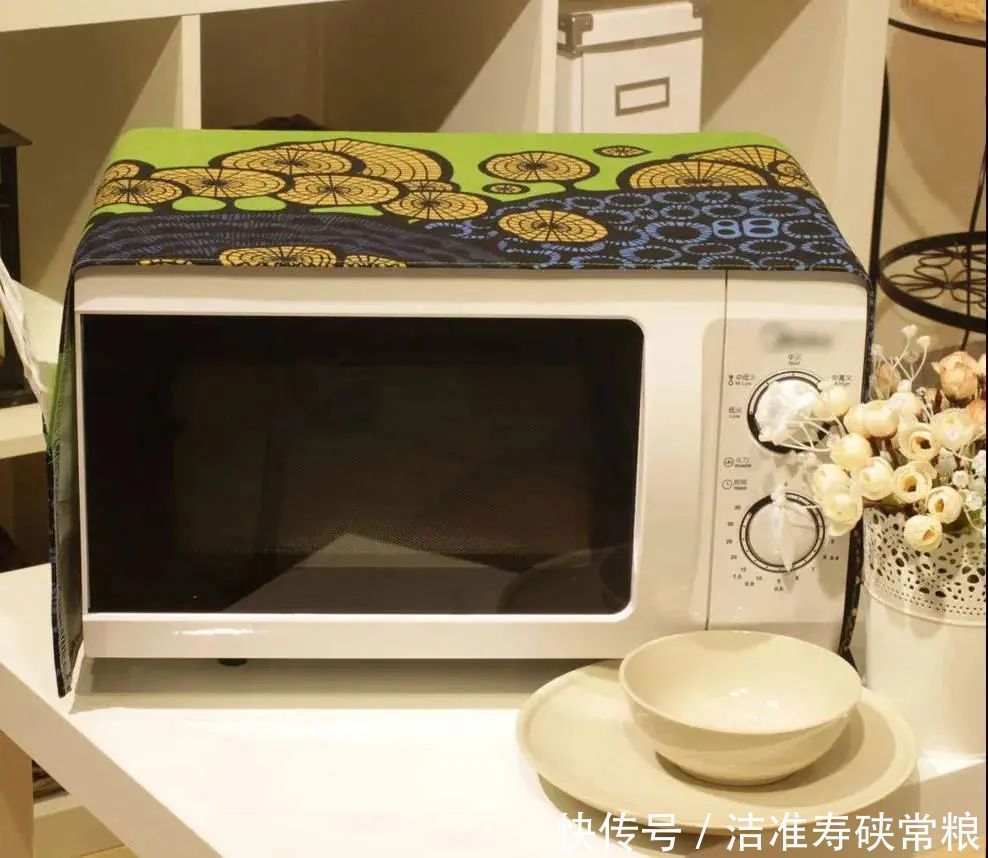 不能放进微波炉的10种东西,很多人第一个就弄错了,太危险了