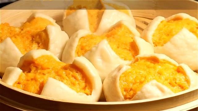  家里|家里有红薯的试试这样做，上锅一蒸，蓬松暄软，比面包还好吃