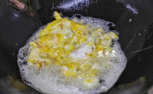 既是菜也是主食，就连南方人也抗拒不了它的美味，食材不多但好吃