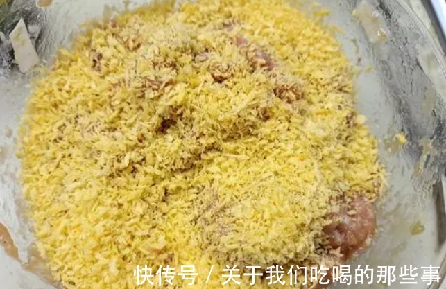 炸肉丸子要掌握“加2样2技巧”，外酥里嫩，咸香可口，放凉也不硬