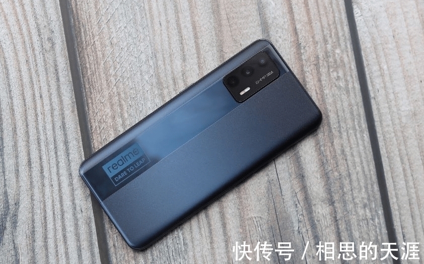 闪速版|12GB+65W+256GB，现已重回2299元，优质旗舰芯手机顶配版售价亲民