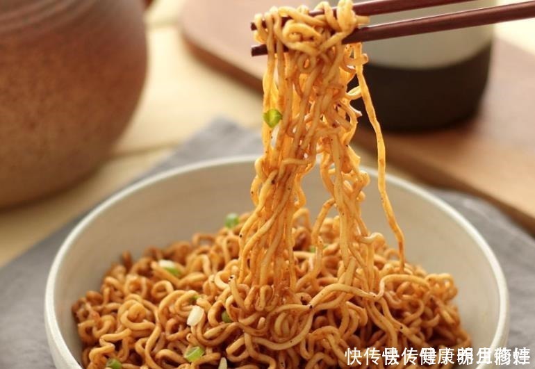  我国“最好吃”的5碗面，南方2碗，北方2碗，最后1碗出乎意料
