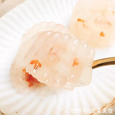 桂花蜜|冬日滋补,你需要这道雪梨银耳糕